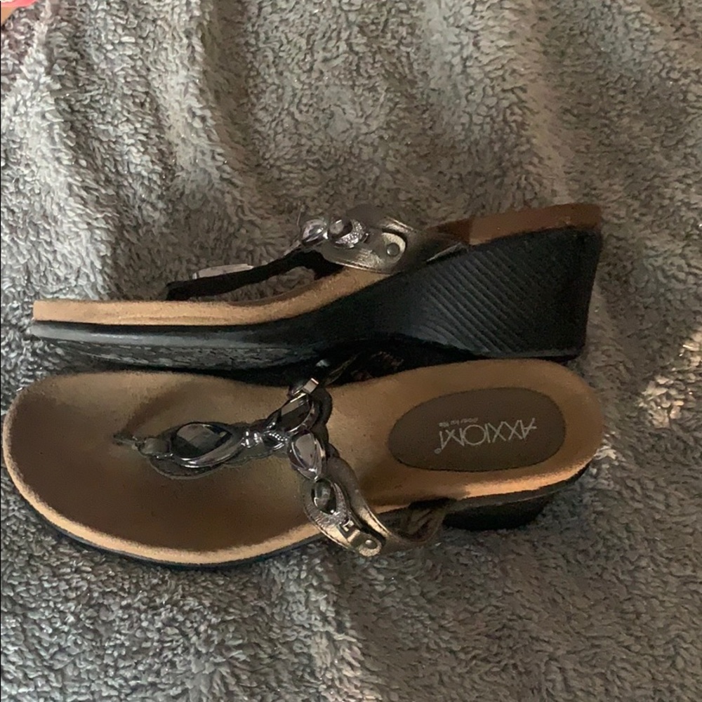 Shoes - Picture 2 of 3